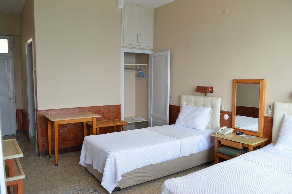 Lades Hotel Silifke Zimmer foto