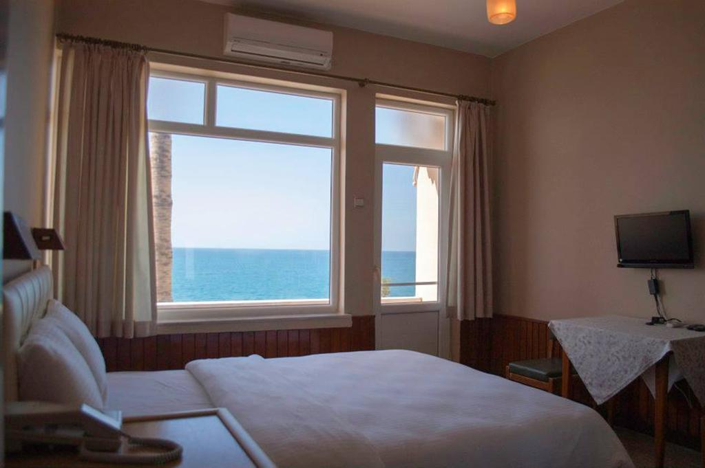 Lades Hotel Silifke Zimmer foto