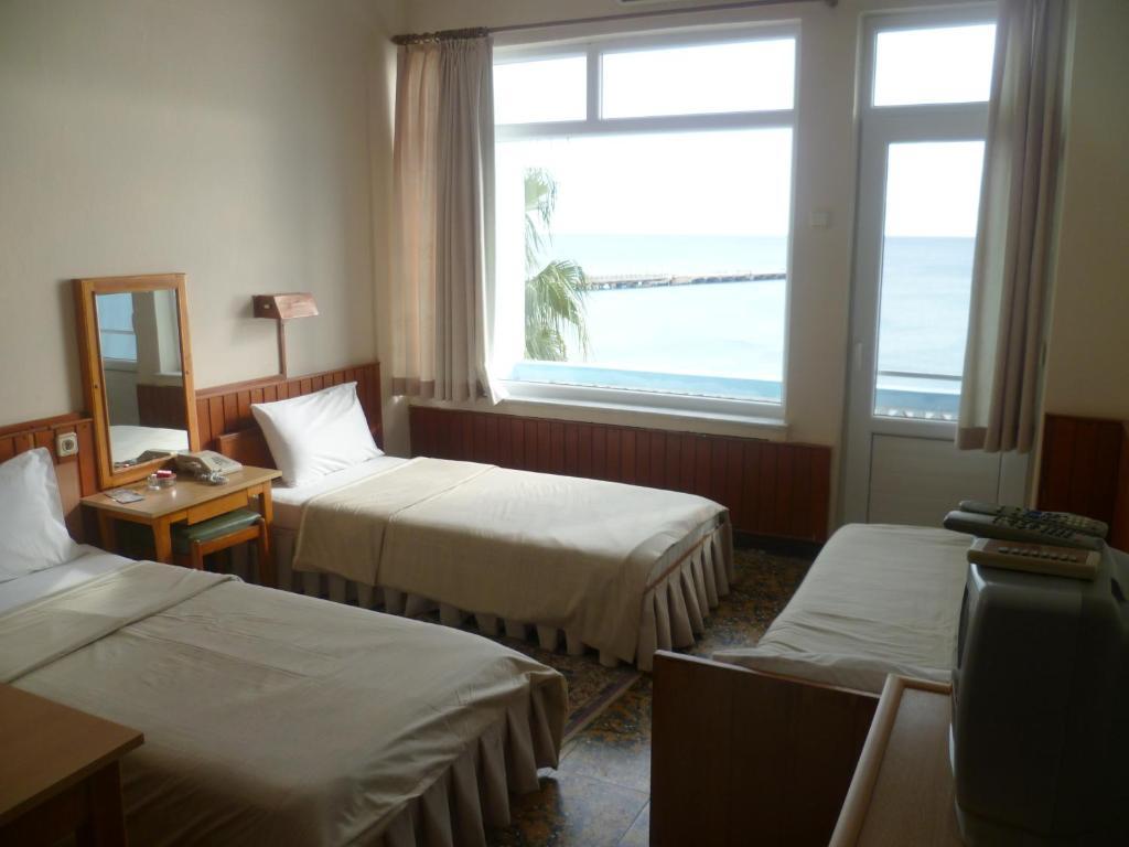 Lades Hotel Silifke Zimmer foto