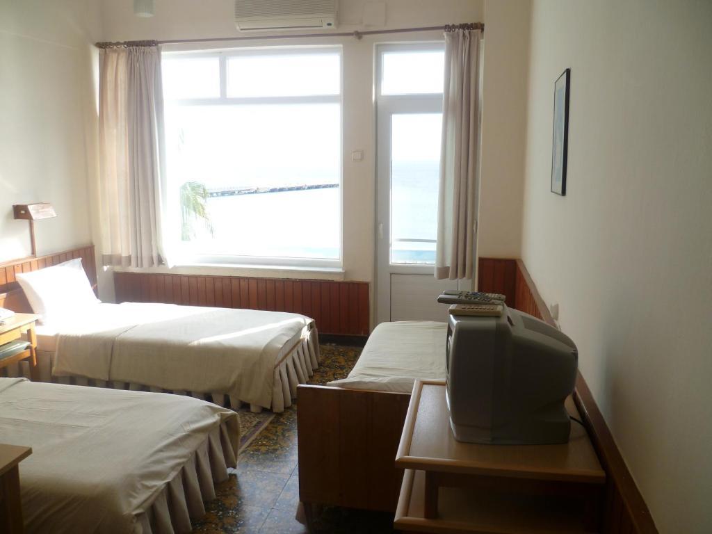 Lades Hotel Silifke Zimmer foto